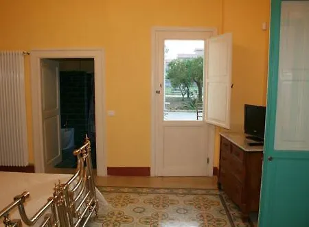 Alojamento de Acomodação e Pequeno-almoço Zia Cesaria Calimera (Lecce)
